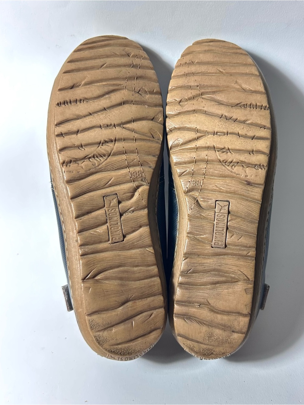 Shoes - Picture 14 of 16